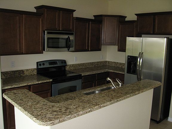 2nd image of 10717 Savannah Landing Cir