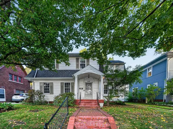 216 N Sunnyside Ave, South Bend, IN 46617