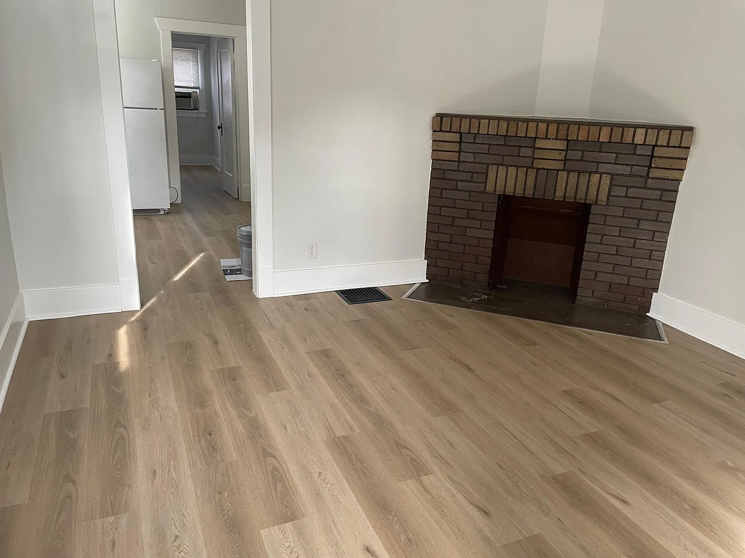 1 bed, 700 sqft, $900 — Photo 2