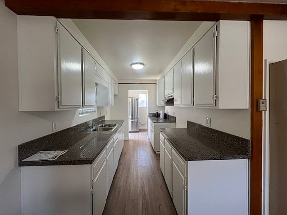 5th image of 832 Thermal Ave