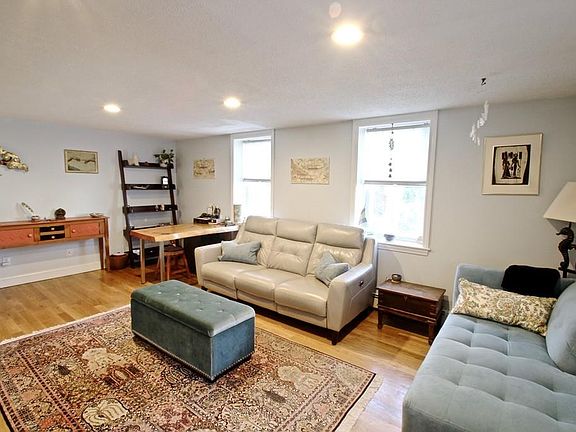4th image of 23 Putnam St #1