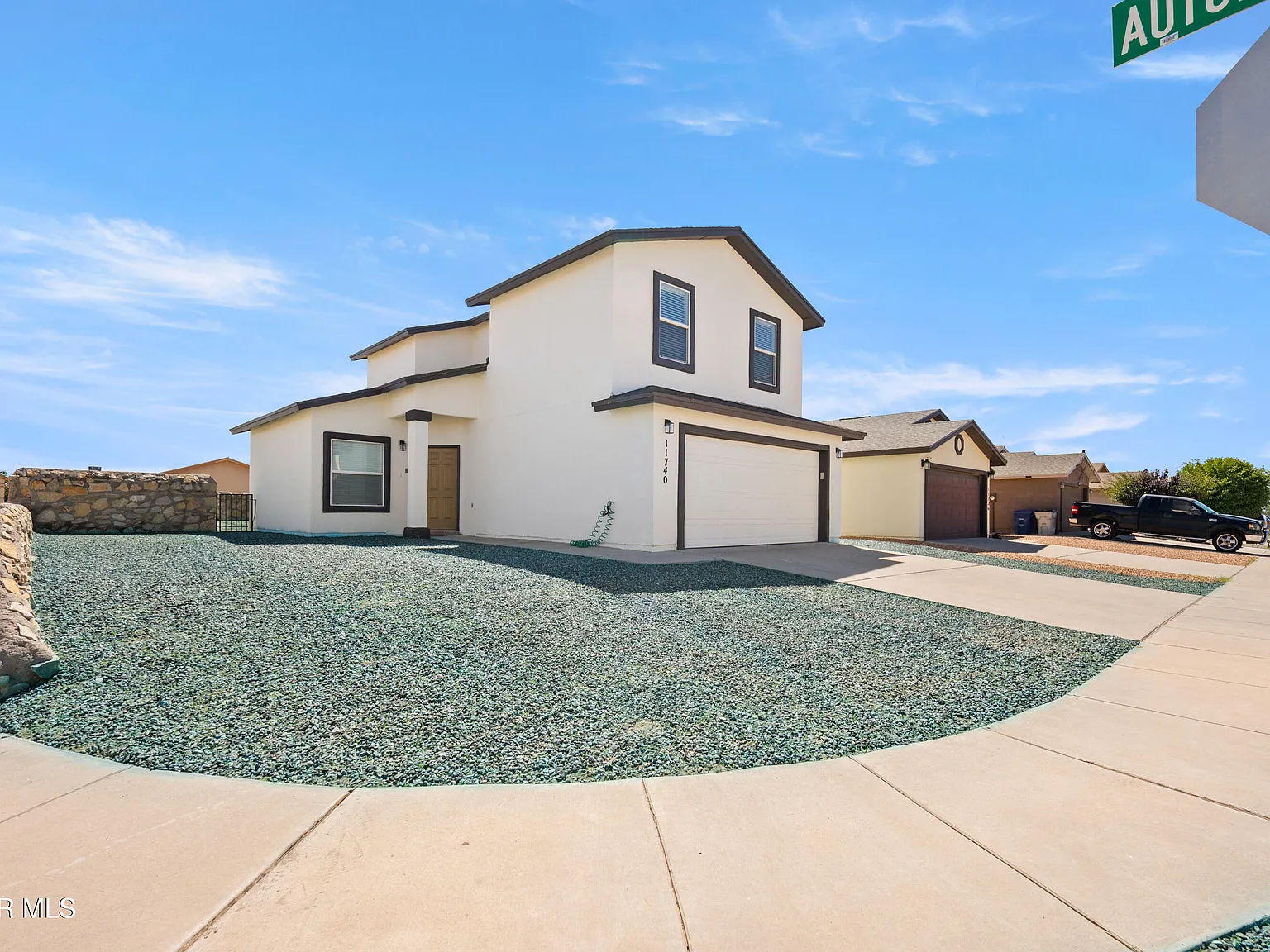 3 bed, 2.5 bath, 1397 sqft, $1,950 — Photo 3
