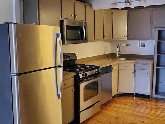 5th image of 1327 Lombard St #1