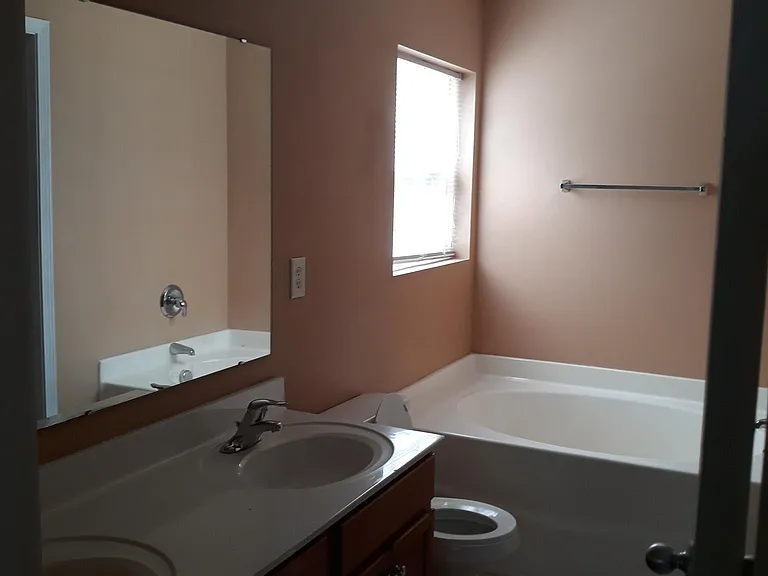 6839 Squirrels Foot Ct — Photo 7