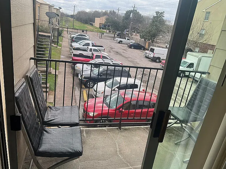 2 bed, 937 sqft, $1,350 — Photo 4