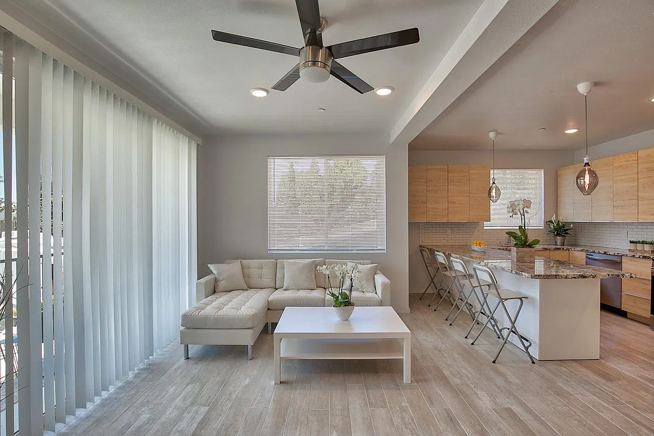 2 bed, 1381 sqft, $3,885 — Photo 2