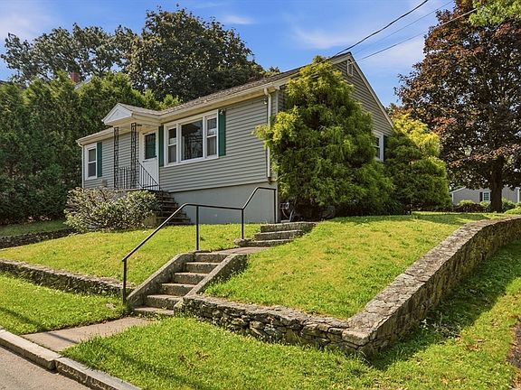 3rd image of 1443 Bedford St