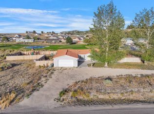 390 Oakshire Dr, Spring Creek, NV 89815