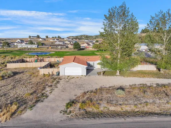 390 Oakshire Dr, Spring Creek, NV 89815