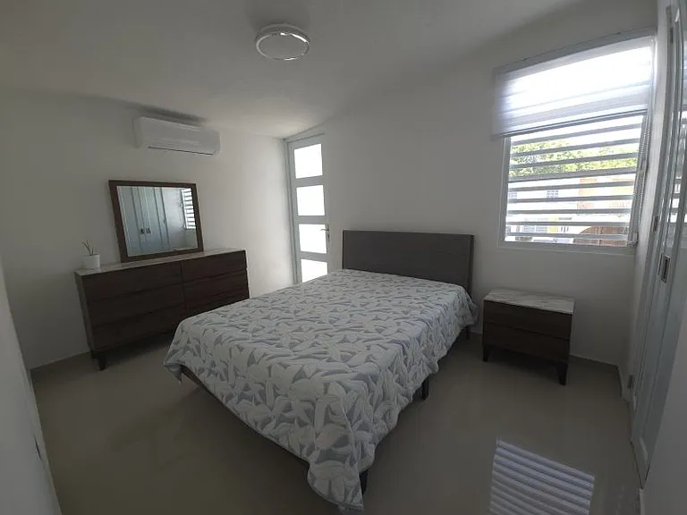 Urb La Rosaleda EB45 Calle Rosa de York — Photo 12