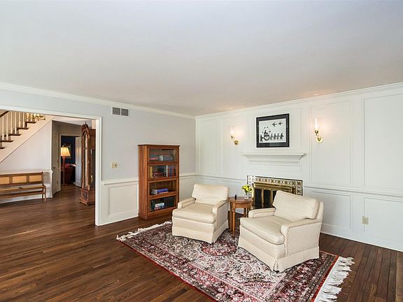 4th image of 2654 Aspen Ct NE