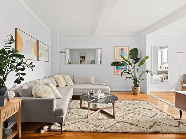 200 W 20th St APT 1002, New York, NY 10011