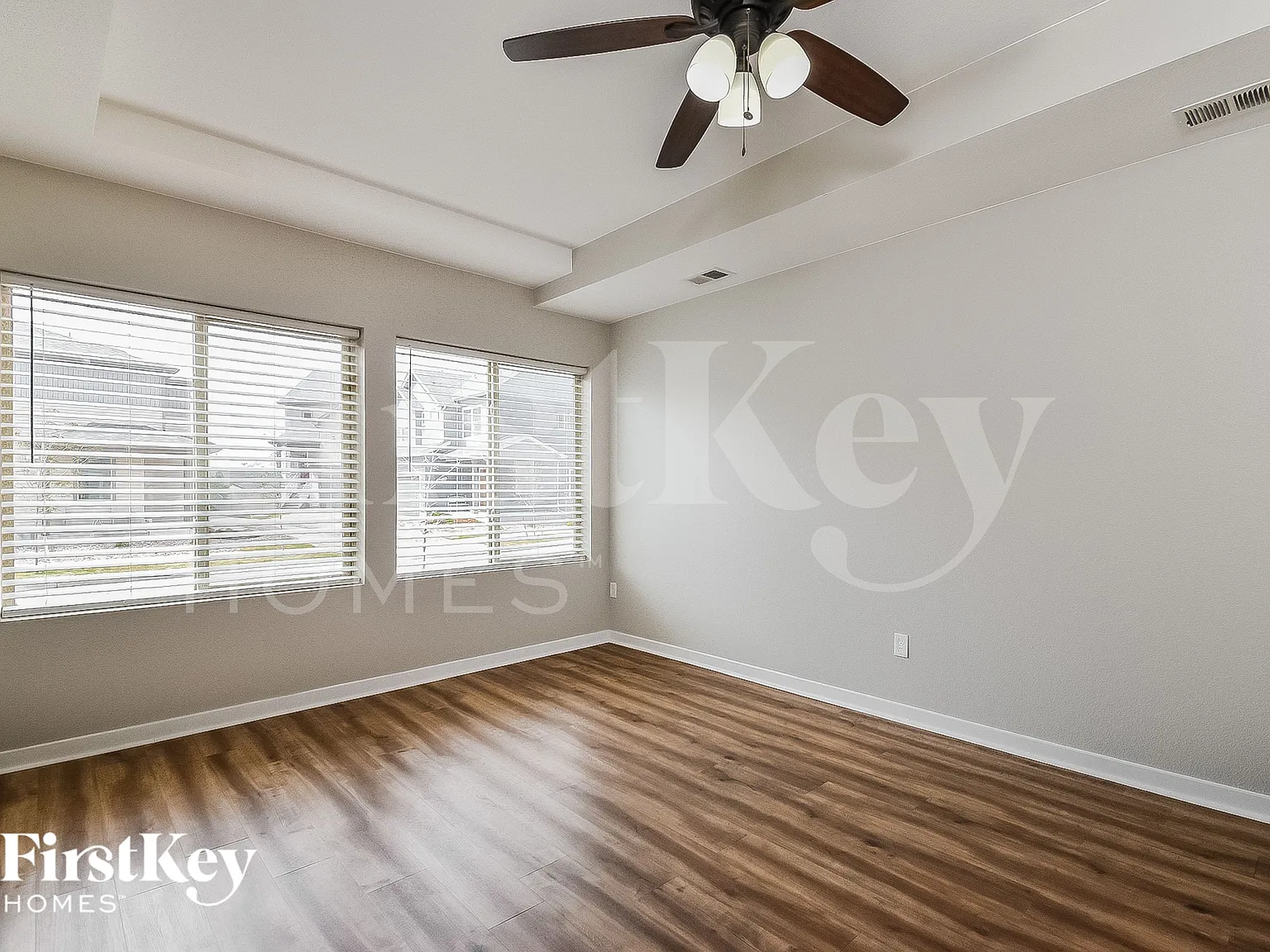 3 bed, 3.0 bath, 2032 sqft, $2,585 — Photo 2