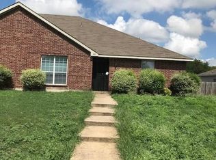 801 Brookhaven Dr, Lancaster, TX 75134