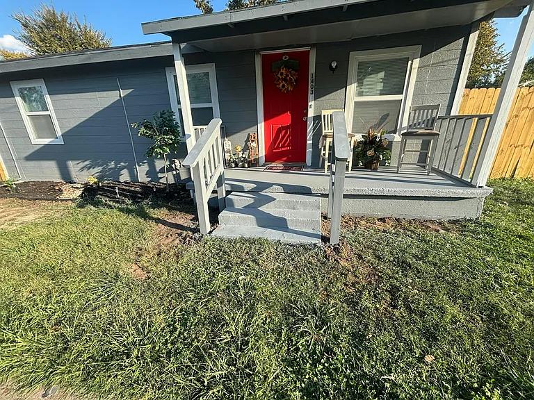 1403 E 4th Ave — Photo 1