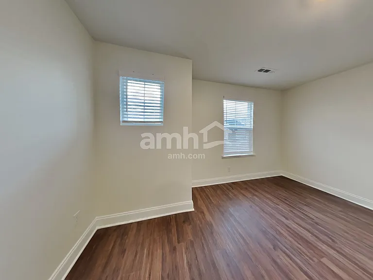 130 Marin Dr — Photo 17