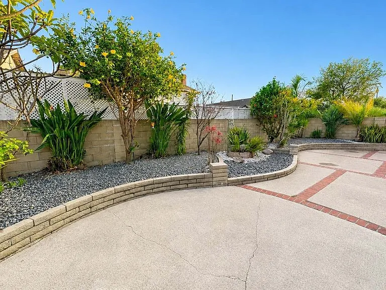 14222 Enfield Cir — Photo 19