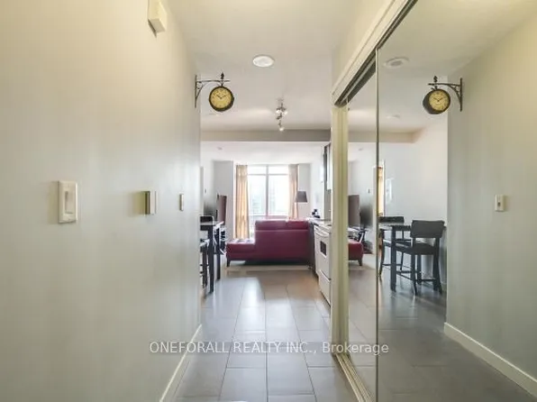 15 Fort York Blvd, Toronto, ON