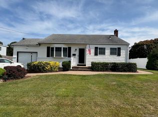 165 Edgewater Avenue, Bayport, NY 11705
