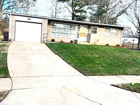 9746 Newton Dr, Saint Louis, MO 63136