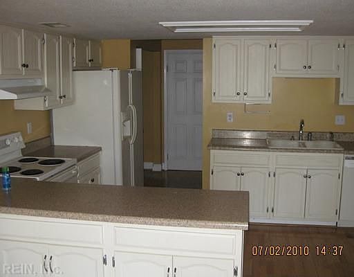 4th image of 4782 Darby Ct