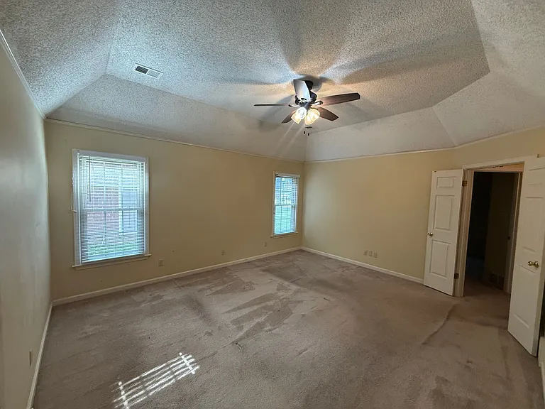 8142 Creekside Cir S — Photo 16