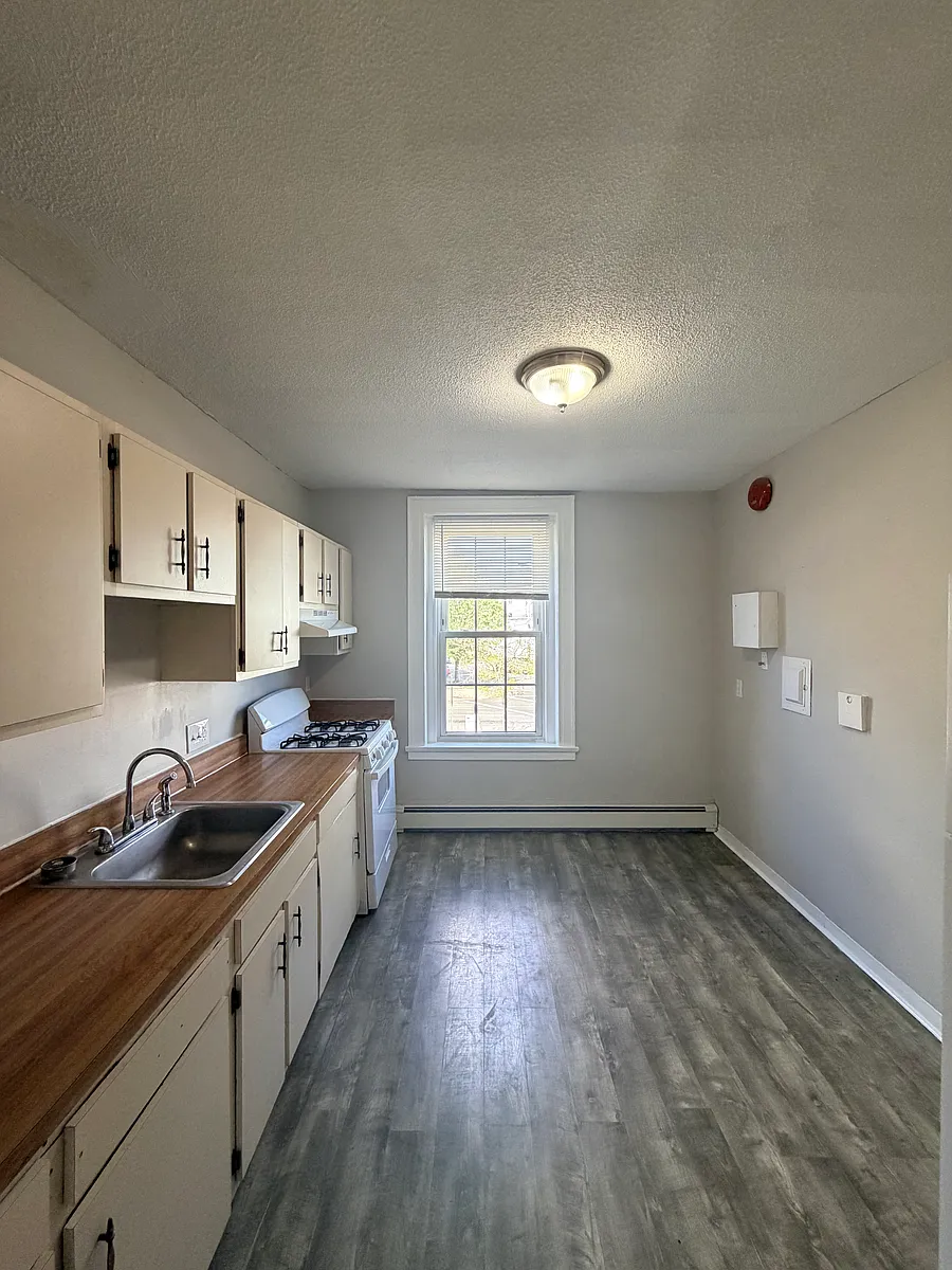 Building Photo - 36 Derby Ave #3D