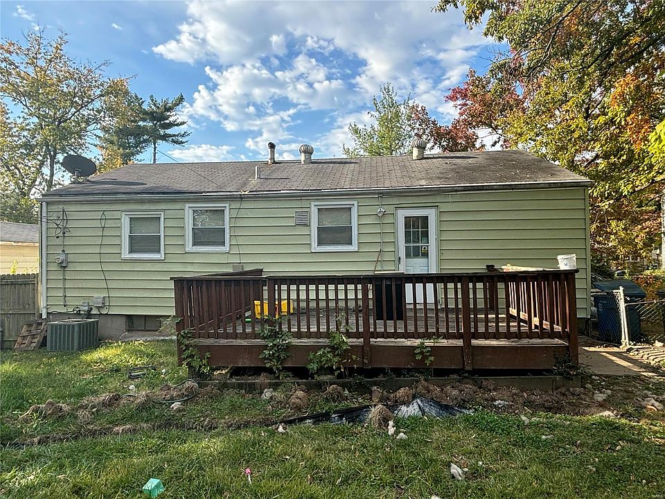 2nd image of 1021 Edgehill Dr