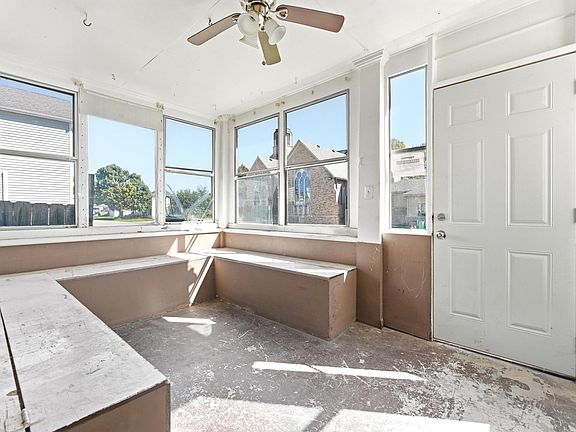5th image of 208 S Franklin St