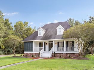 204 Oakwood Dr, Denham Springs, LA 70726