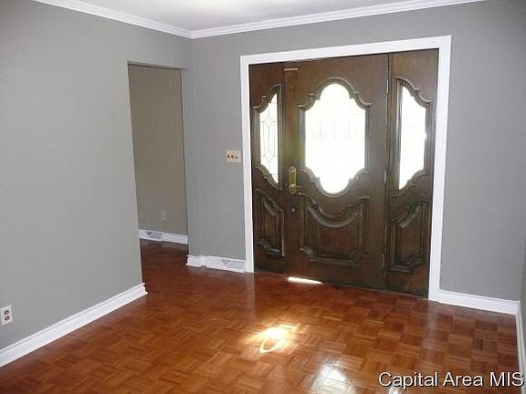 3rd image of 701 Trenton Dr