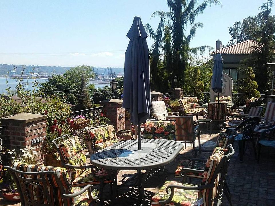 Front terrace patio