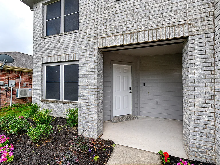 2629 Terrace Dr — Photo 2