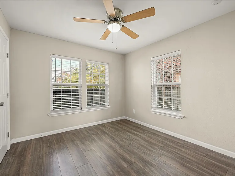 2803 Cleburne St #3 — Photo 7