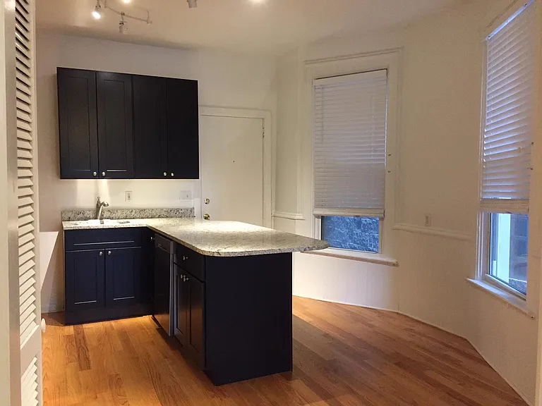 3110 N Racine Ave #1R — Photo 13