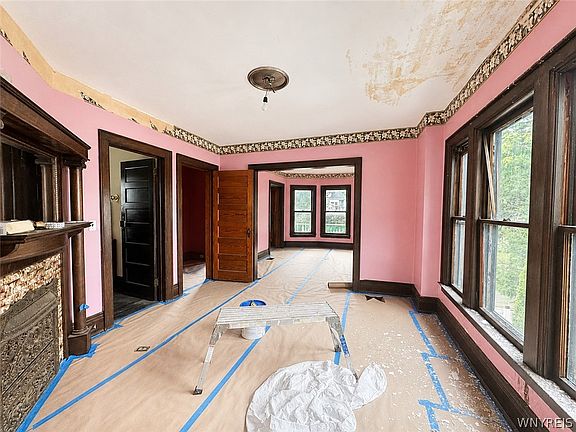 3rd image of 152 Bird Ave