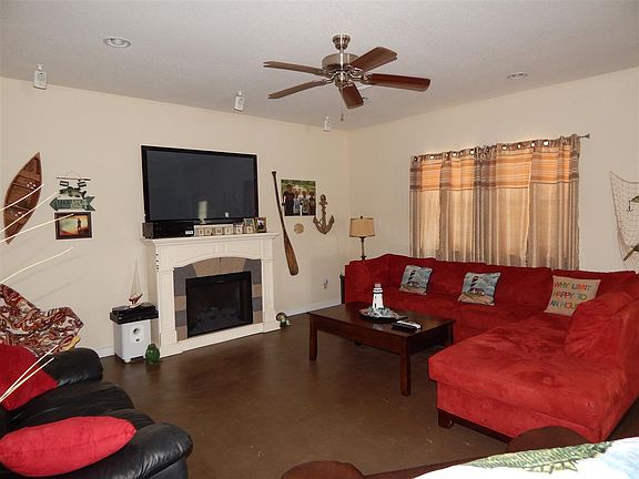 4th image of 74 Knottingham Dr