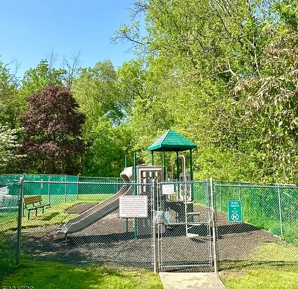 38 Park St #10C — Photo 29