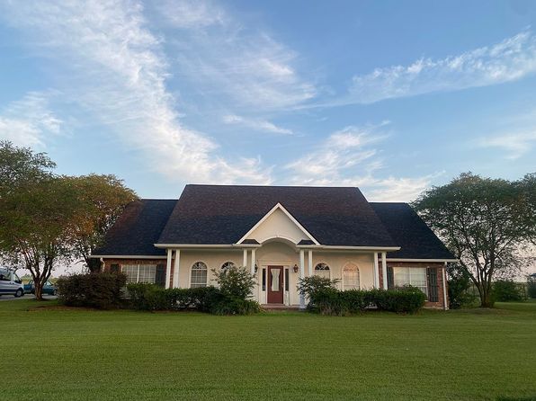 212 Chateau Dr