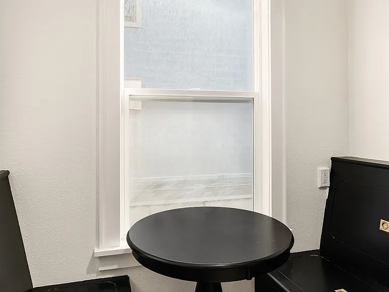 905 NE 43rd St #207 — Photo 8