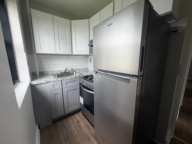110 Belgrove Dr #2C — Photo 4