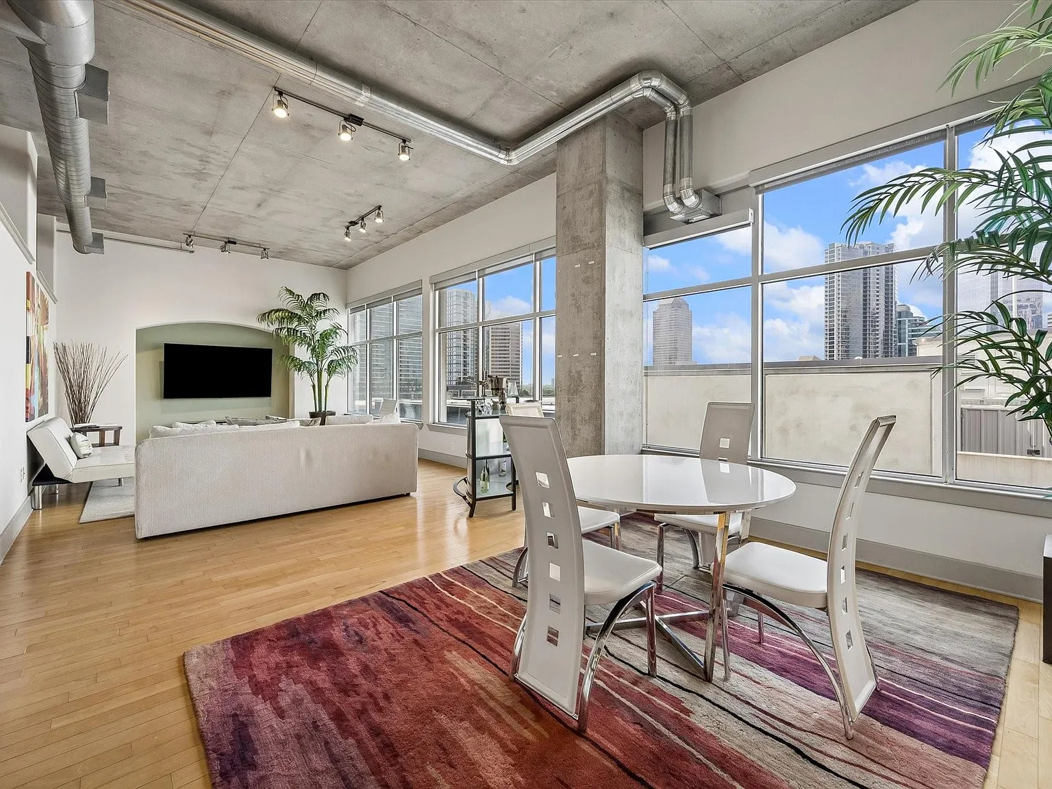 2 bed, 2.0 bath, 1605 sqft, $3,500 — Photo 3