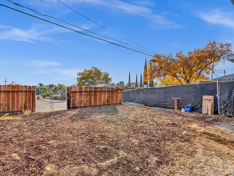 199 Bart Ave #A — Photo 8