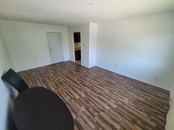 3rd image of 919 Gould St APT 13