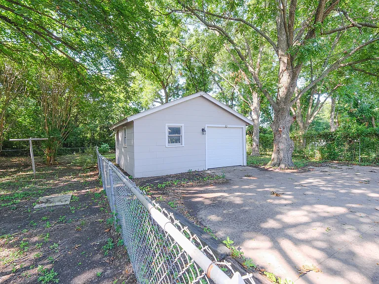 8301 Llano Ave — Photo 17