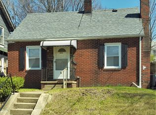 4117 Pulaski Rd, New Castle, PA 16101