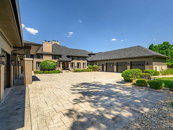 5th image of 4023 Cedar Hills North Dr