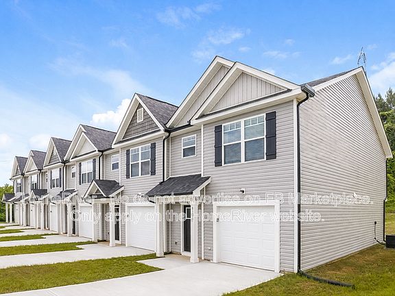 2nd image of 108 Beaumont Cir