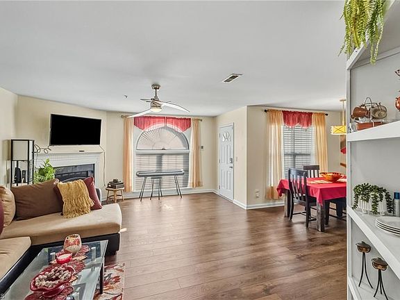 5th image of 312 Quietwood Dr