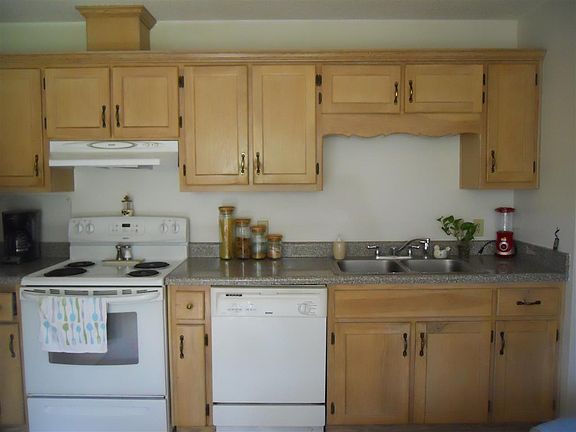 2nd image of 1135 Bayview Ln